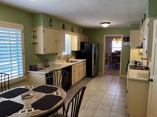 1994 CORBIN RD, Germantown, TN 38139