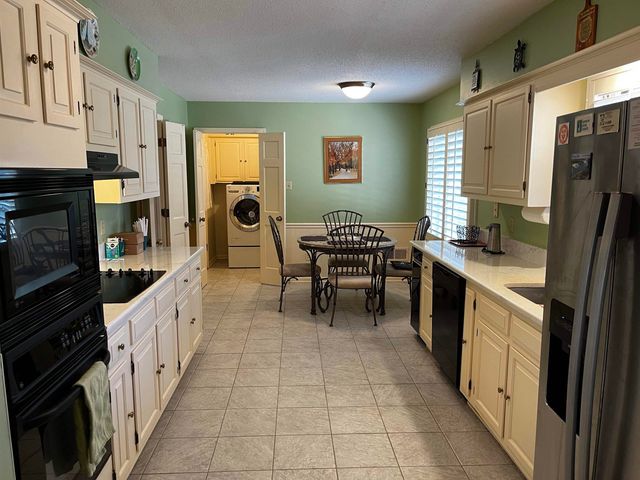 1994 CORBIN RD, Germantown, TN 38139