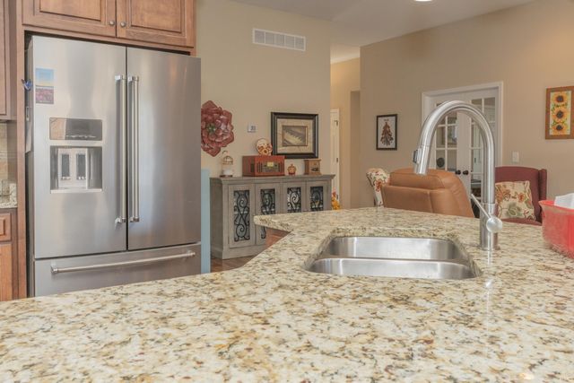 4432 Mystic Creek Drive, Evansville, IN 47715