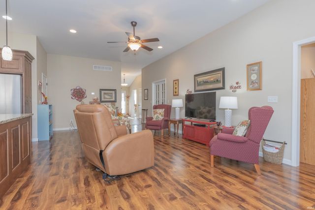 4432 Mystic Creek Drive, Evansville, IN 47715