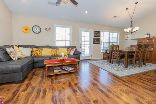 4432 Mystic Creek Drive, Evansville, IN 47715