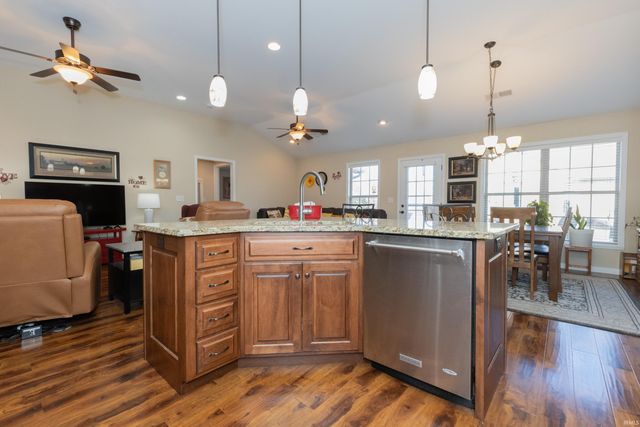 4432 Mystic Creek Drive, Evansville, IN 47715