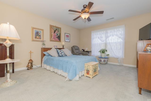 4432 Mystic Creek Drive, Evansville, IN 47715