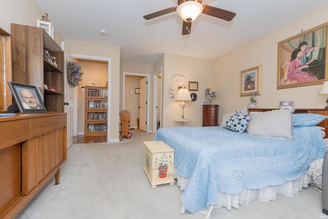 4432 Mystic Creek Drive, Evansville, IN 47715