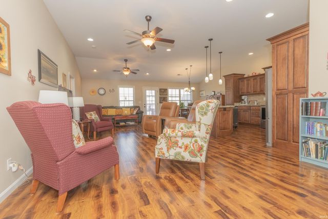 4432 Mystic Creek Drive, Evansville, IN 47715