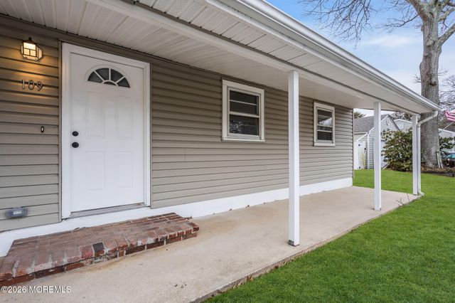 109 Laurel Boulevard, Lanoka Harbor, NJ 08734