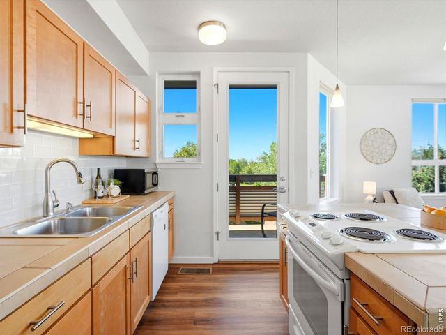 2830 E College Avenue 303, Boulder, CO 80303