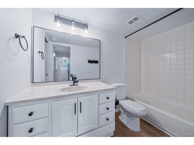9727 E Peakview Ave A1, Englewood, CO 80111