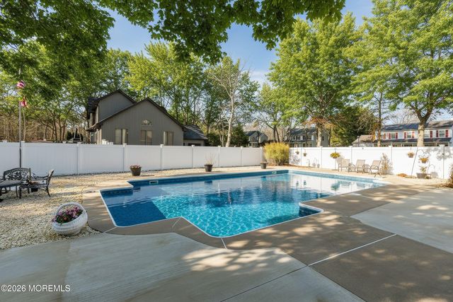 702 Radcliffe Road, Lanoka Harbor, NJ 08734