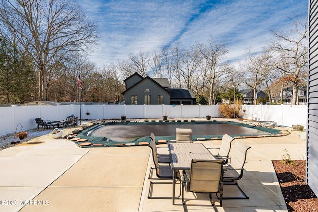 702 Radcliffe Road, Lanoka Harbor, NJ 08734