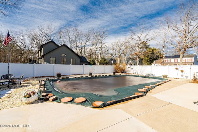 702 Radcliffe Road, Lanoka Harbor, NJ 08734