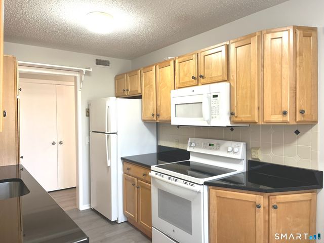 289 Heritage Village A, Southbury, CT 06488