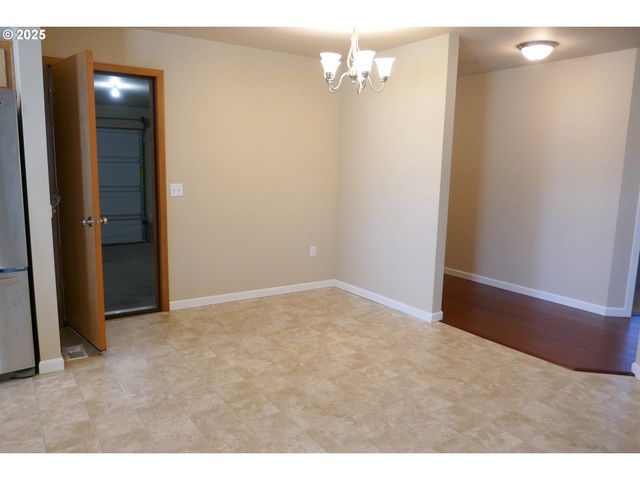 90 Nw BIRCH Ave, Warrenton, OR 97146