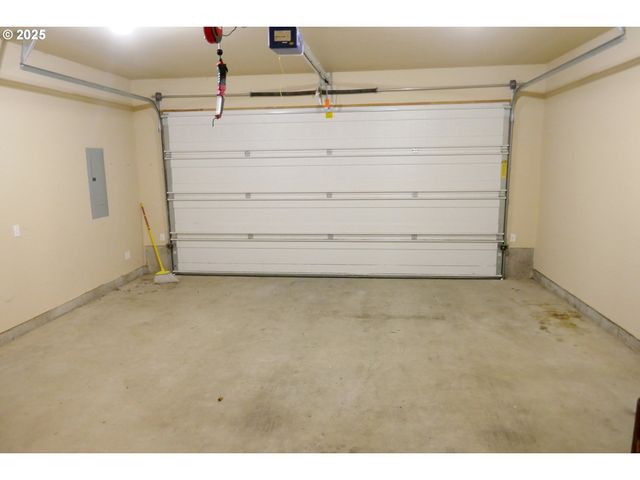 90 Nw BIRCH Ave, Warrenton, OR 97146