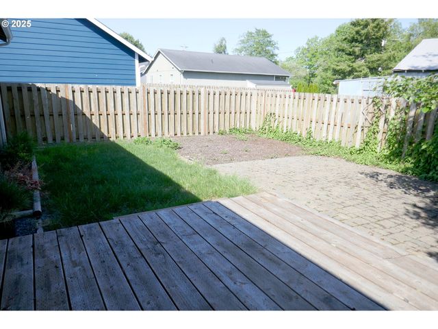 90 Nw BIRCH Ave, Warrenton, OR 97146