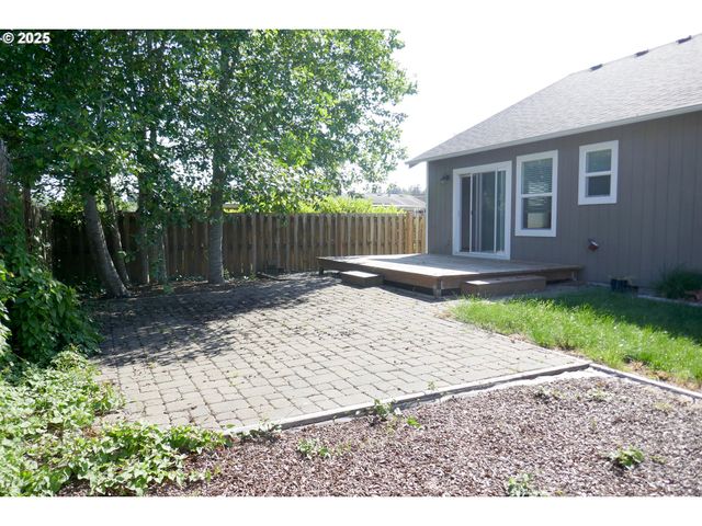 90 Nw BIRCH Ave, Warrenton, OR 97146