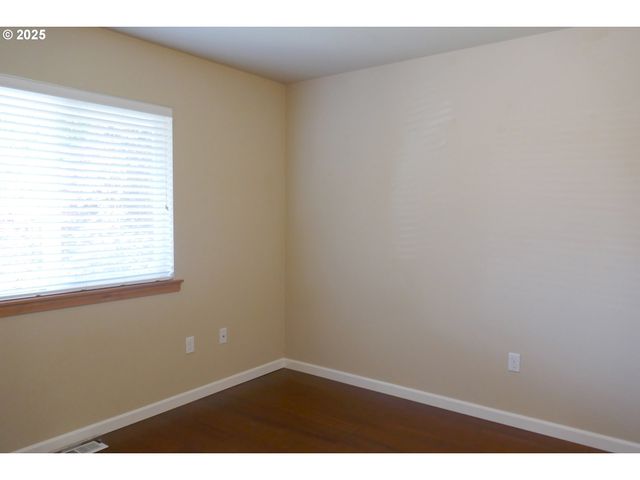 90 Nw BIRCH Ave, Warrenton, OR 97146