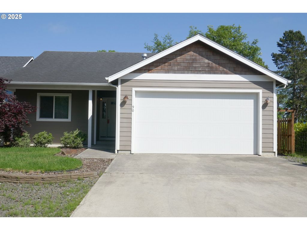 90 Nw BIRCH Ave, Warrenton, OR 97146