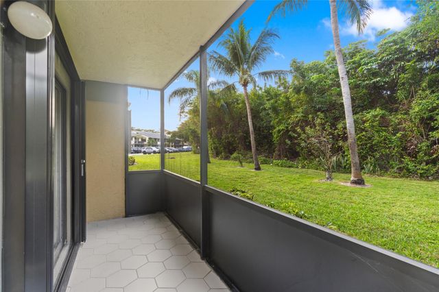 567 Trace Circle 104, Deerfield Beach, FL 33441