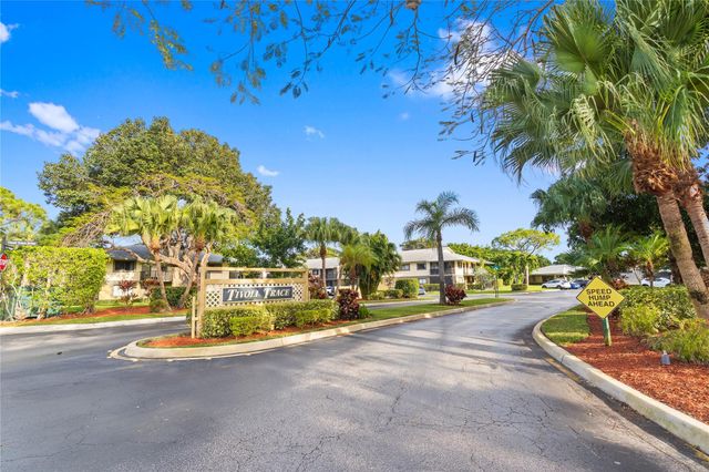 567 Trace Circle 104, Deerfield Beach, FL 33441