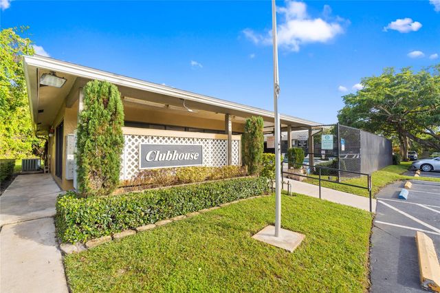 567 Trace Circle 104, Deerfield Beach, FL 33441