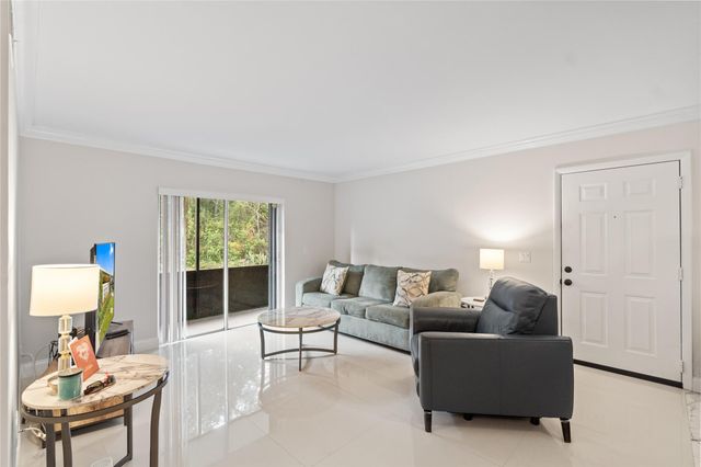567 Trace Circle 104, Deerfield Beach, FL 33441