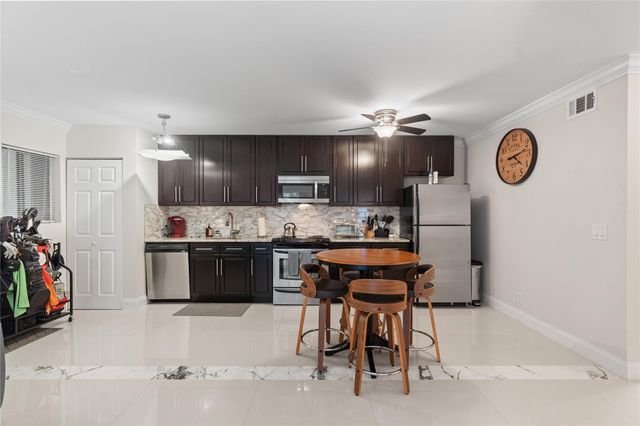 567 Trace Circle 104, Deerfield Beach, FL 33441