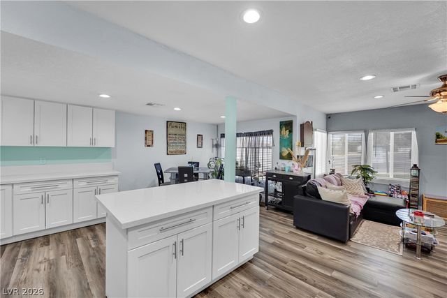 18 New Mexico Way, Henderson, NV 89015