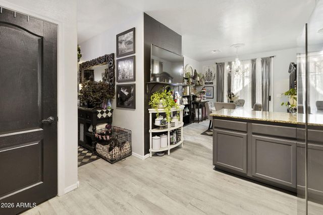10206 E ISLETA Avenue, Mesa, AZ 85209