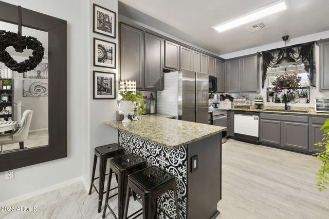 10206 E ISLETA Avenue, Mesa, AZ 85209