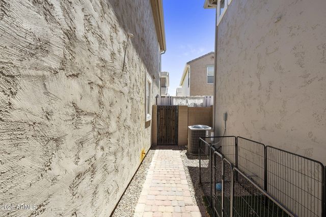 10206 E ISLETA Avenue, Mesa, AZ 85209