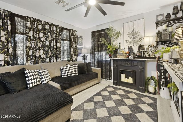 10206 E ISLETA Avenue, Mesa, AZ 85209