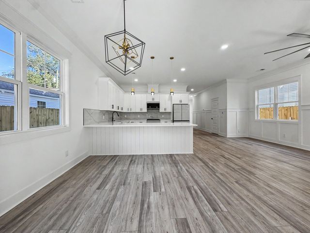 1918 Clifton Street, North Charleston, SC 29406