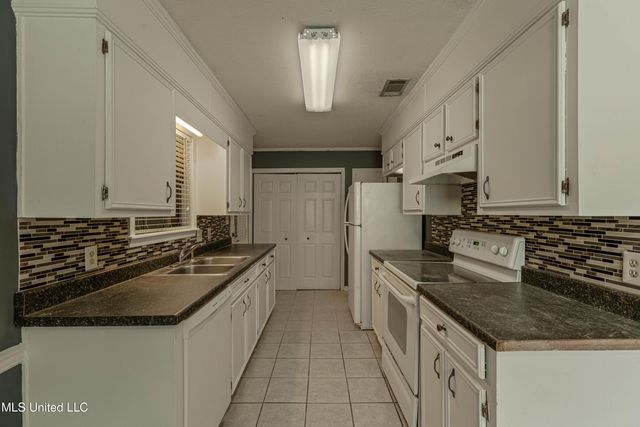 108 Wildwood Lane, Brandon, MS 39047