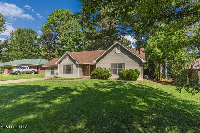 108 Wildwood Lane, Brandon, MS 39047