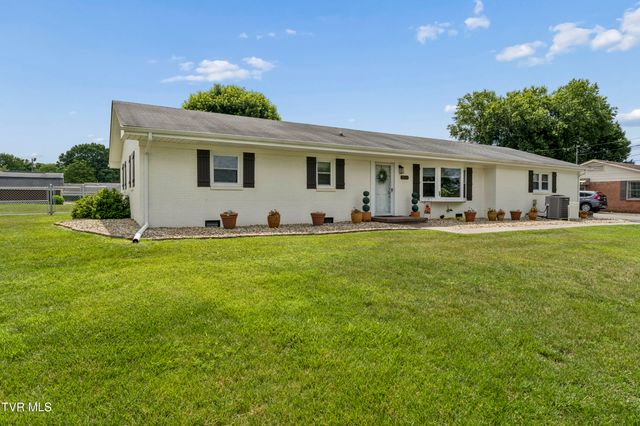 219 Cherry Lane, Bluff City, TN 37618
