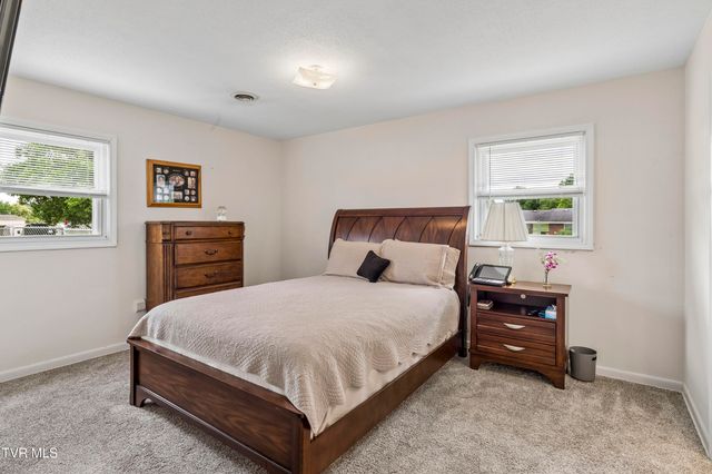 219 Cherry Lane, Bluff City, TN 37618