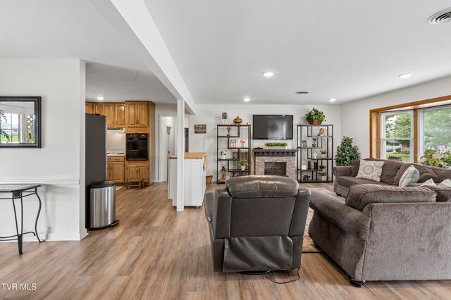 219 Cherry Lane, Bluff City, TN 37618