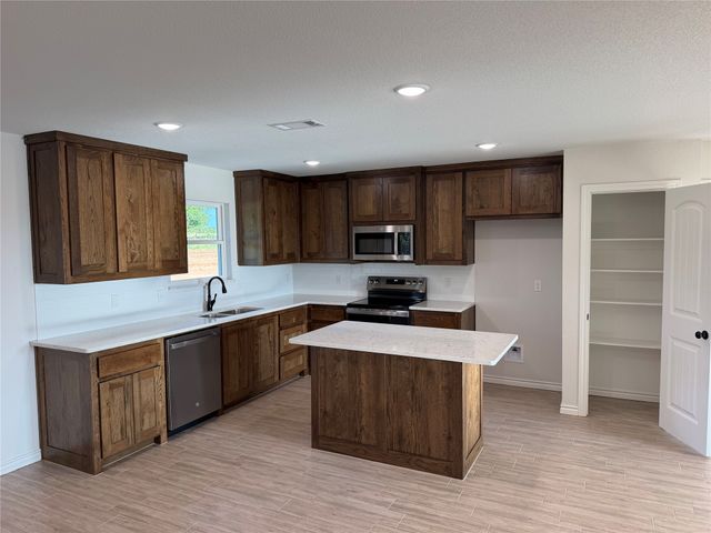 180 Altom Road, Springtown, TX 76082