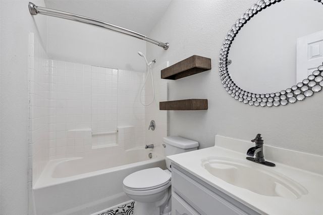 2709 Mountain Lion Drive, Fort Worth, TX 76244