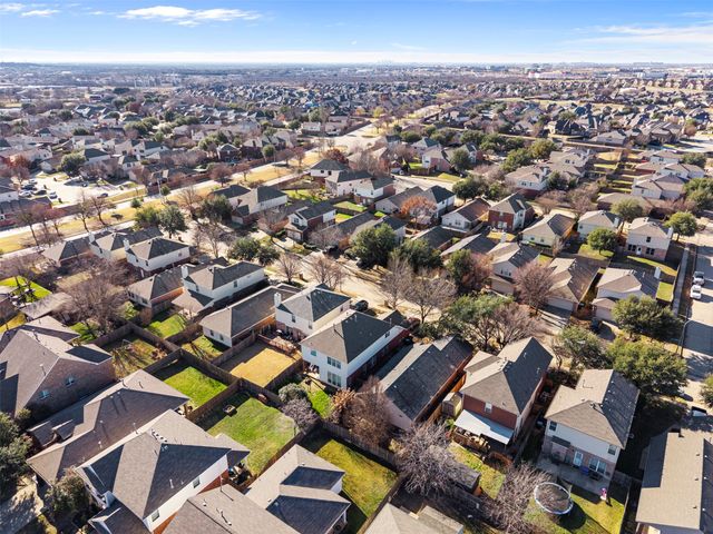 2709 Mountain Lion Drive, Fort Worth, TX 76244