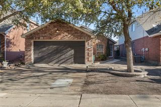 2709 Mountain Lion Drive, Fort Worth, TX 76244