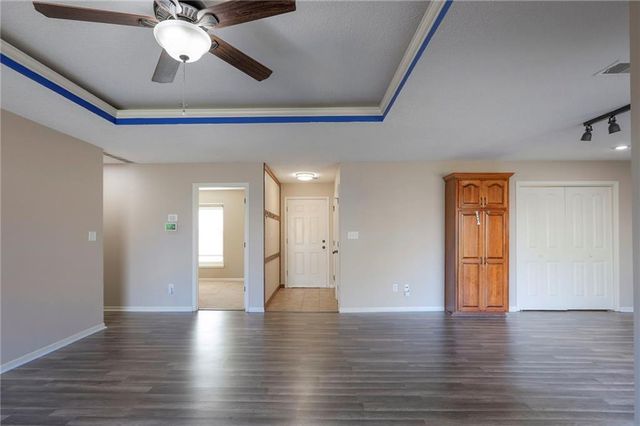 1600 N Dover Street, Independence, MO 64058