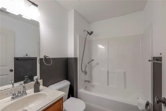 1600 N Dover Street, Independence, MO 64058