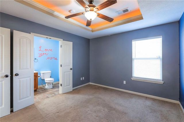 1600 N Dover Street, Independence, MO 64058