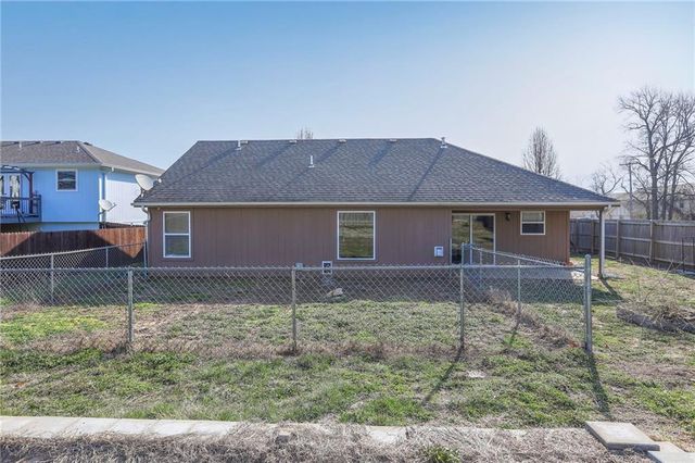 1600 N Dover Street, Independence, MO 64058