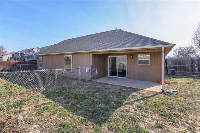 1600 N Dover Street, Independence, MO 64058