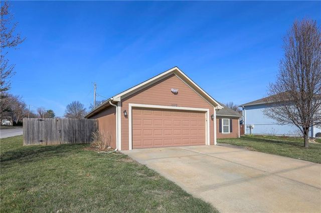 1600 N Dover Street, Independence, MO 64058