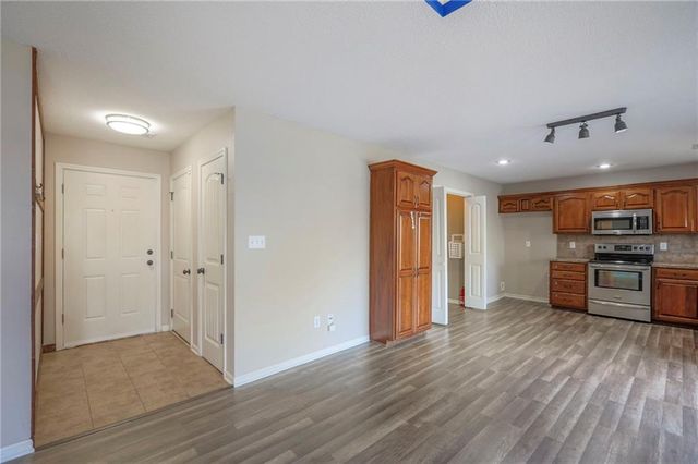 1600 N Dover Street, Independence, MO 64058