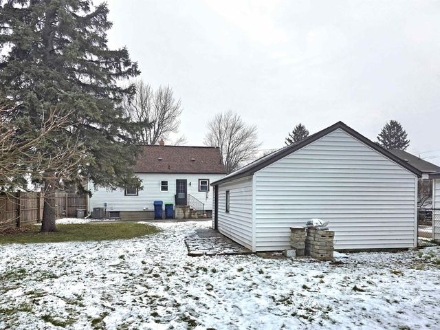 1004 N Williams Street, Bay City, MI 48706